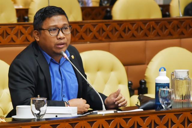 PCR: Anggota DPR Minta Pemerintah Cabut SE Menhub Soal Wajib PCR Perjalanan Darat